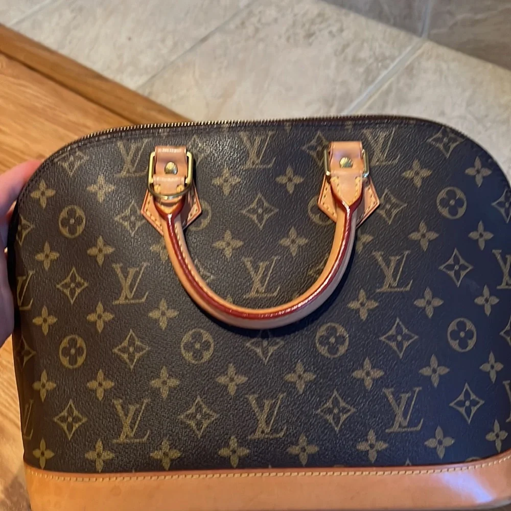 - Gorgeous preloved Alma PM